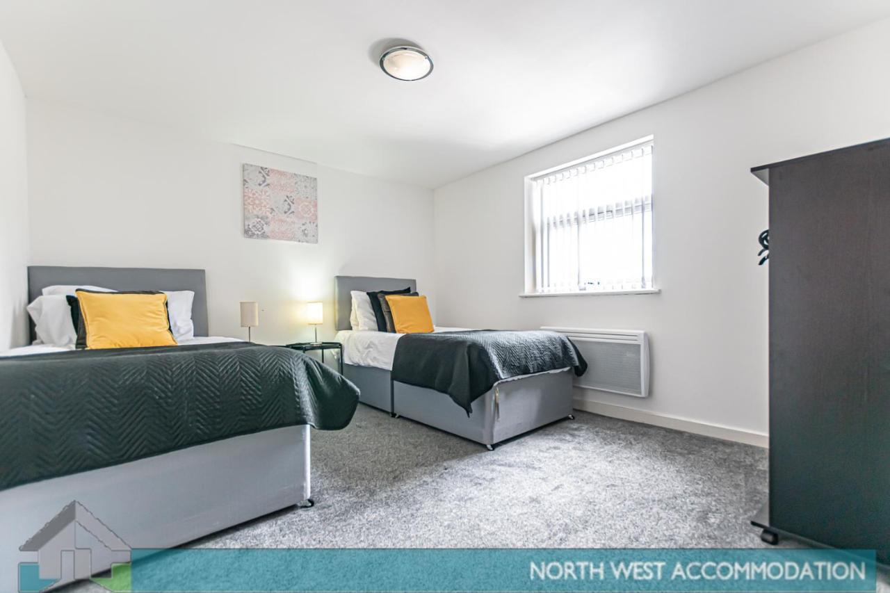 Sutton Contractor Accommodation - Warrington, St Helens Clock Face Exterior photo