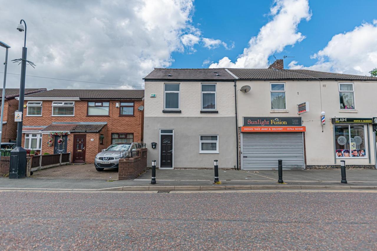 Sutton Contractor Accommodation - Warrington, St Helens Clock Face Exterior photo